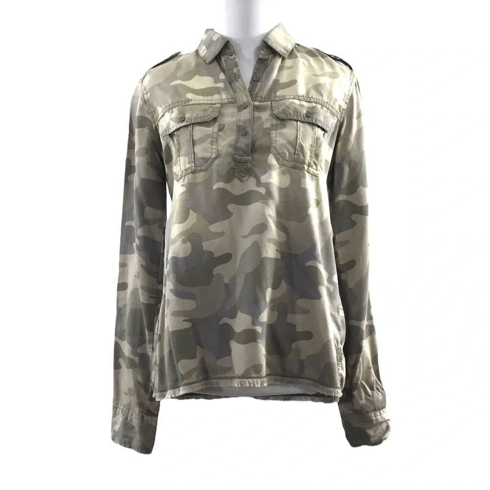 Hollister Green Camo Shirt Womens XS Roll Tab‎ Sleeve Collared Chambray Raw Hem